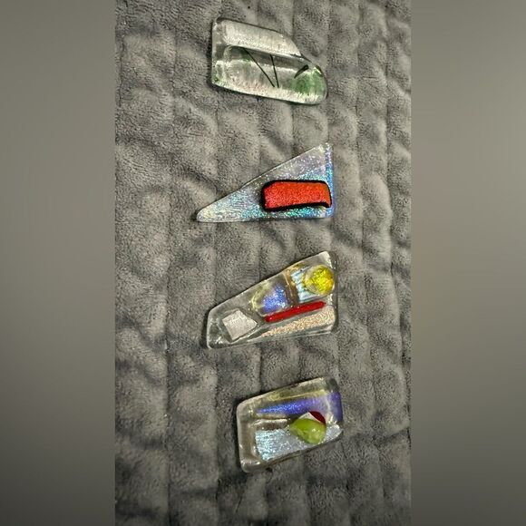 Set of 2 Dichroic Glass Pendants – Iridescent Modern Abstract Pieces - Picture 15 of 17